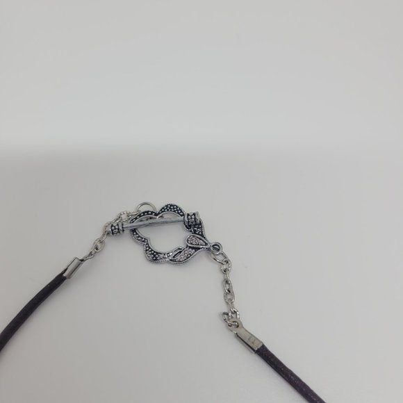 15" Distressed Leather Necklace with Emerald Green Pendant and toggle clasp - Picture 7 of 7